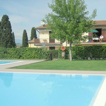 Enticing Holiday Home In Lazise With Swimming Pool Eksteriør bilde