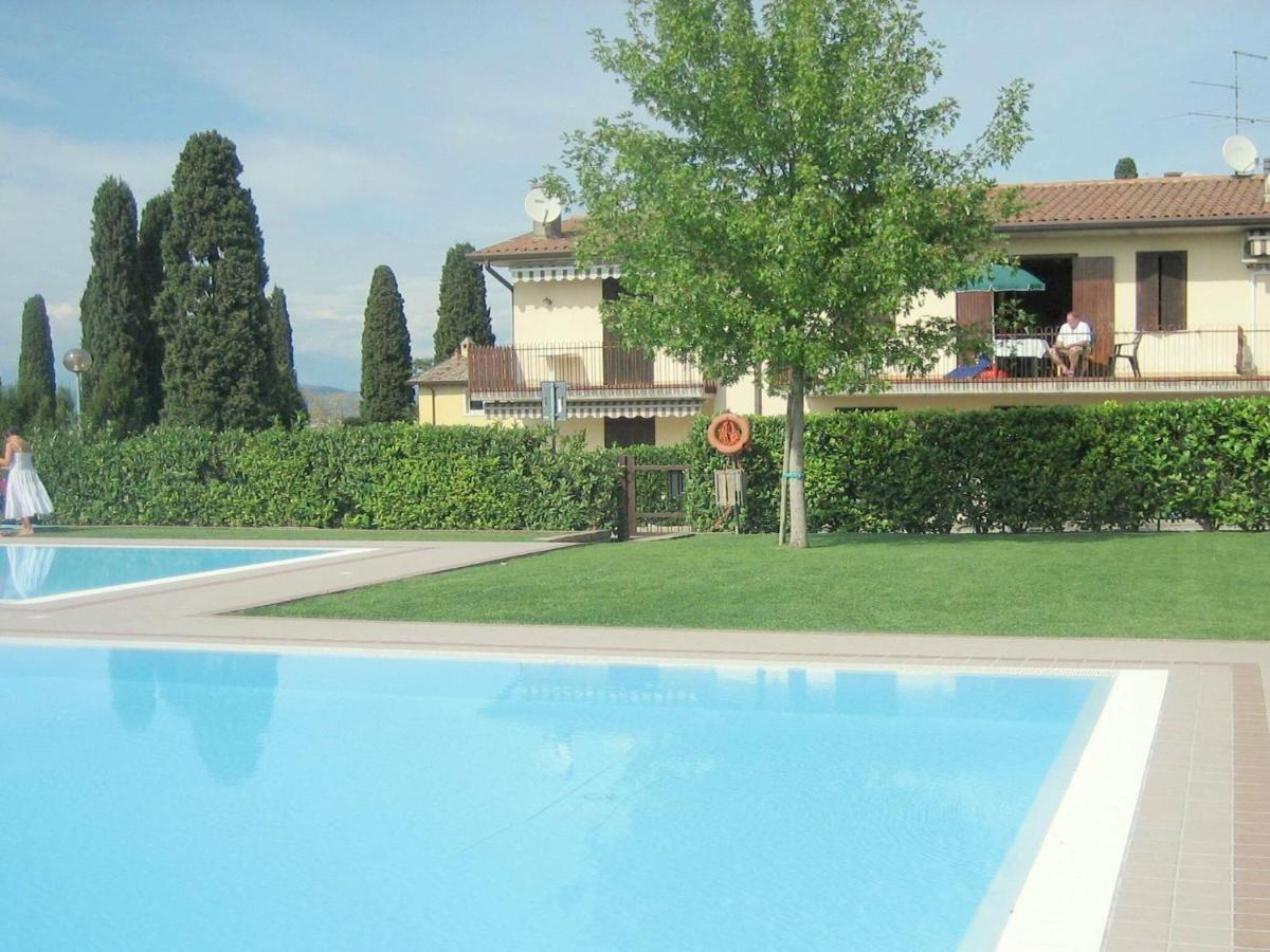 Enticing Holiday Home In Lazise With Swimming Pool Eksteriør bilde