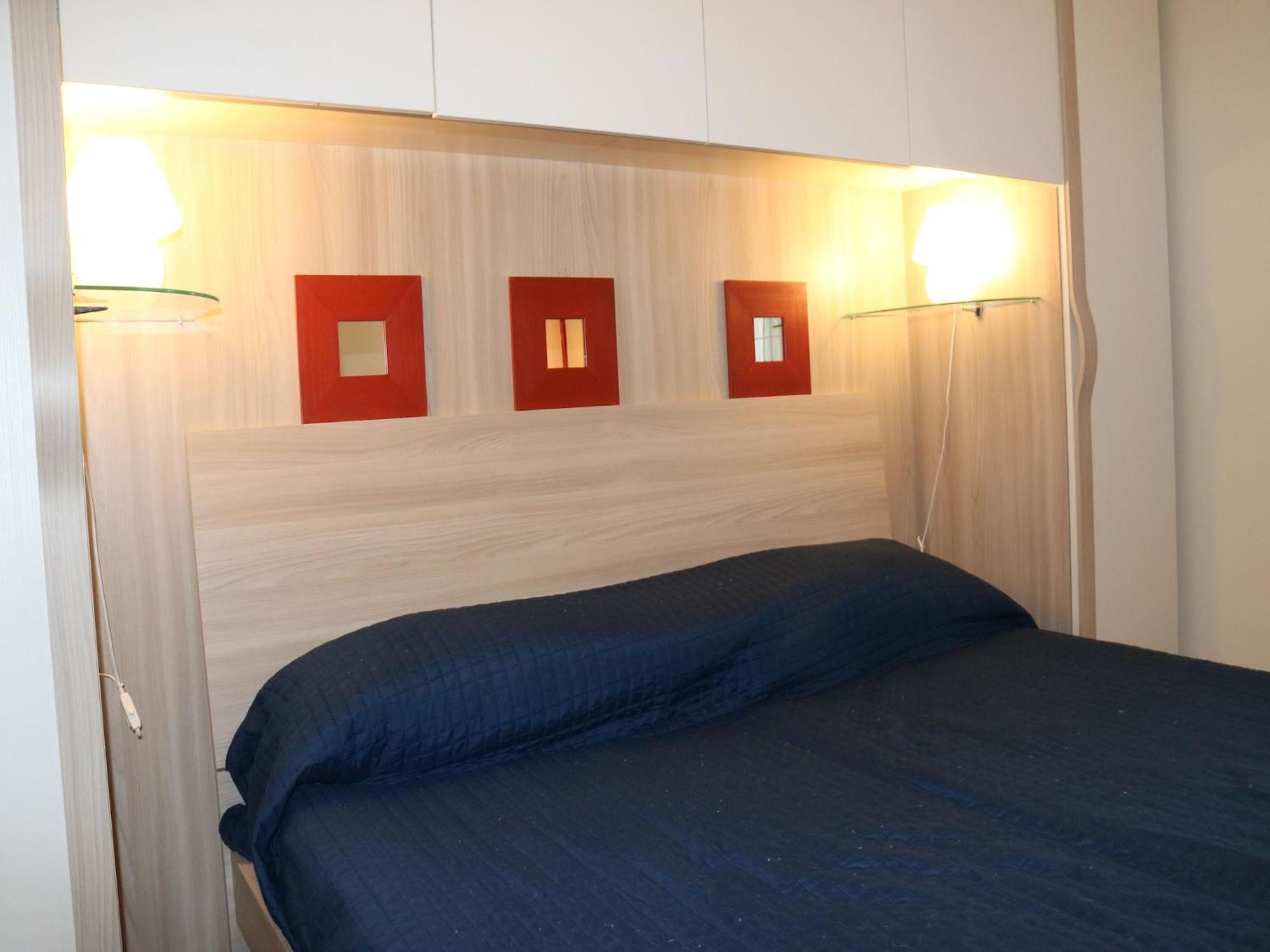 Enticing Holiday Home In Lazise With Swimming Pool Eksteriør bilde