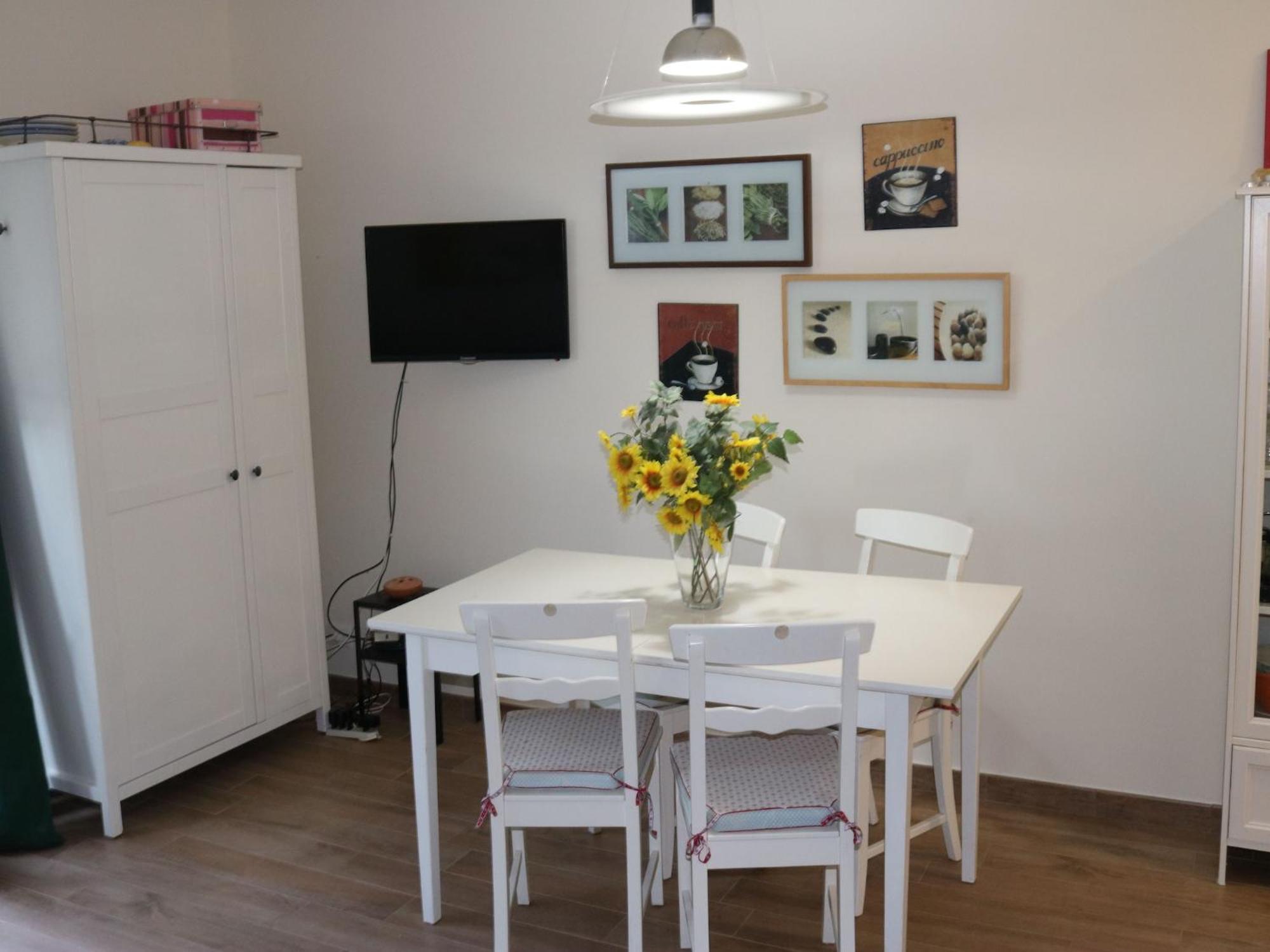 Enticing Holiday Home In Lazise With Swimming Pool Eksteriør bilde