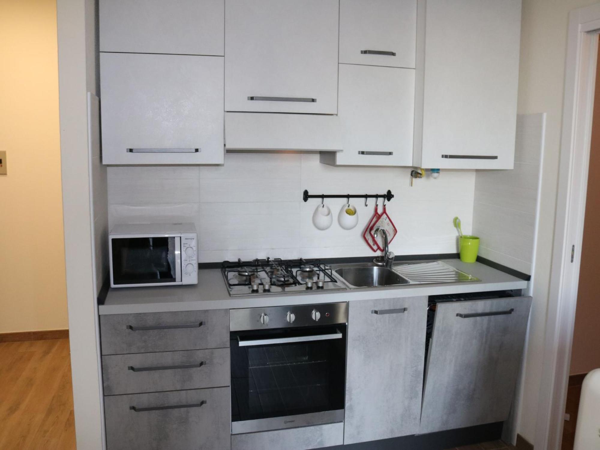 Enticing Holiday Home In Lazise With Swimming Pool Eksteriør bilde