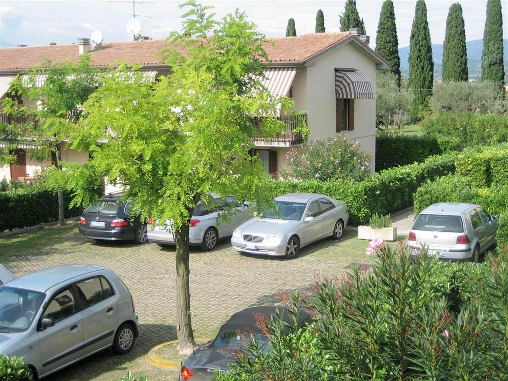 Enticing Holiday Home In Lazise With Swimming Pool Eksteriør bilde