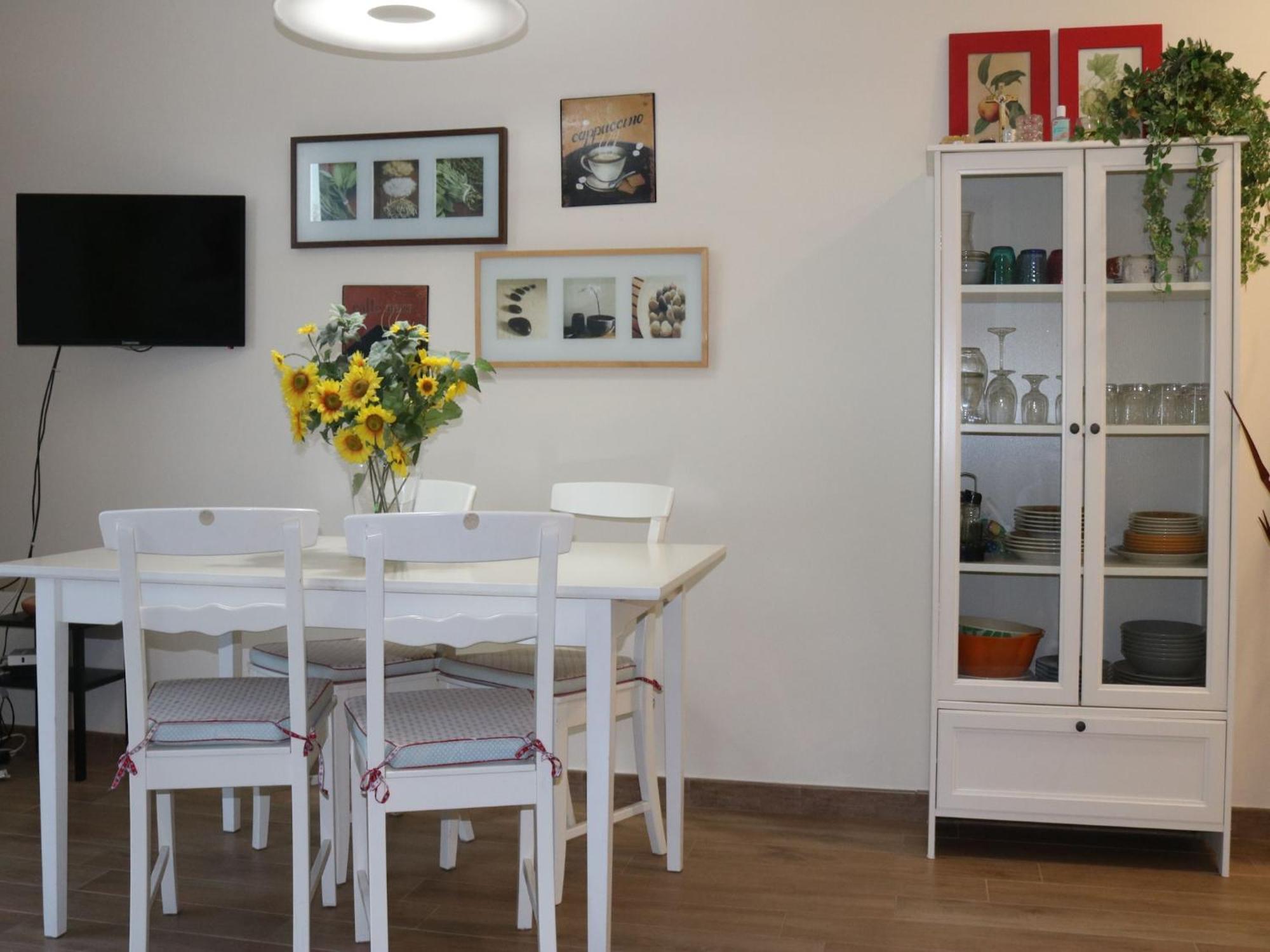 Enticing Holiday Home In Lazise With Swimming Pool Eksteriør bilde