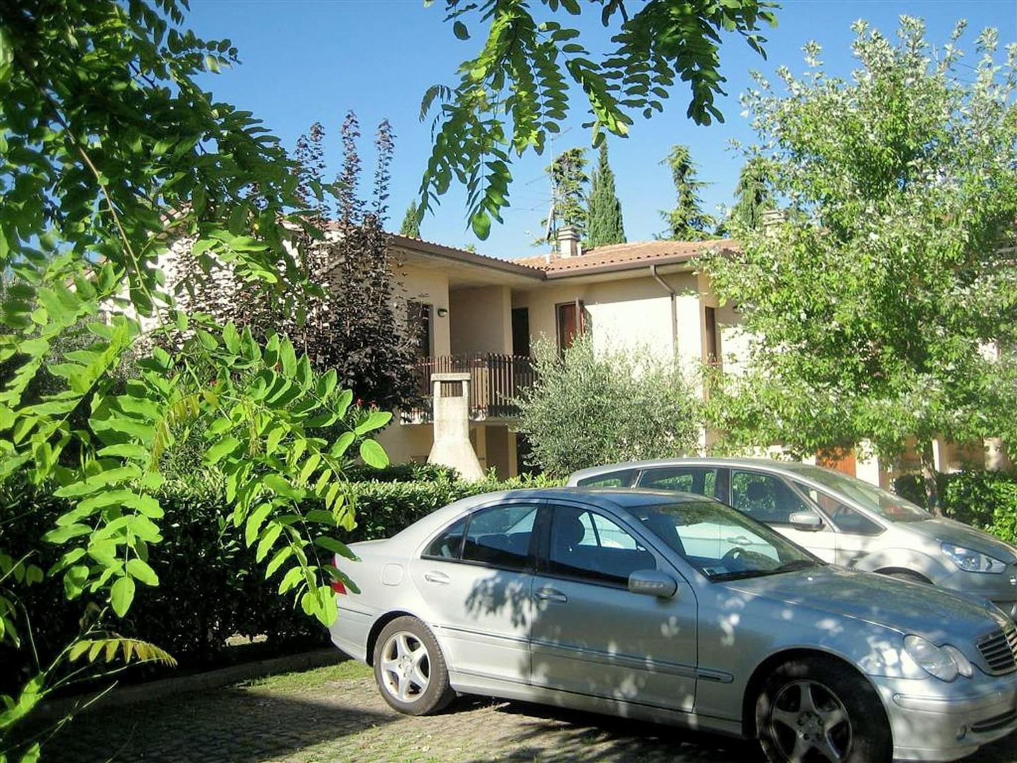 Enticing Holiday Home In Lazise With Swimming Pool Eksteriør bilde
