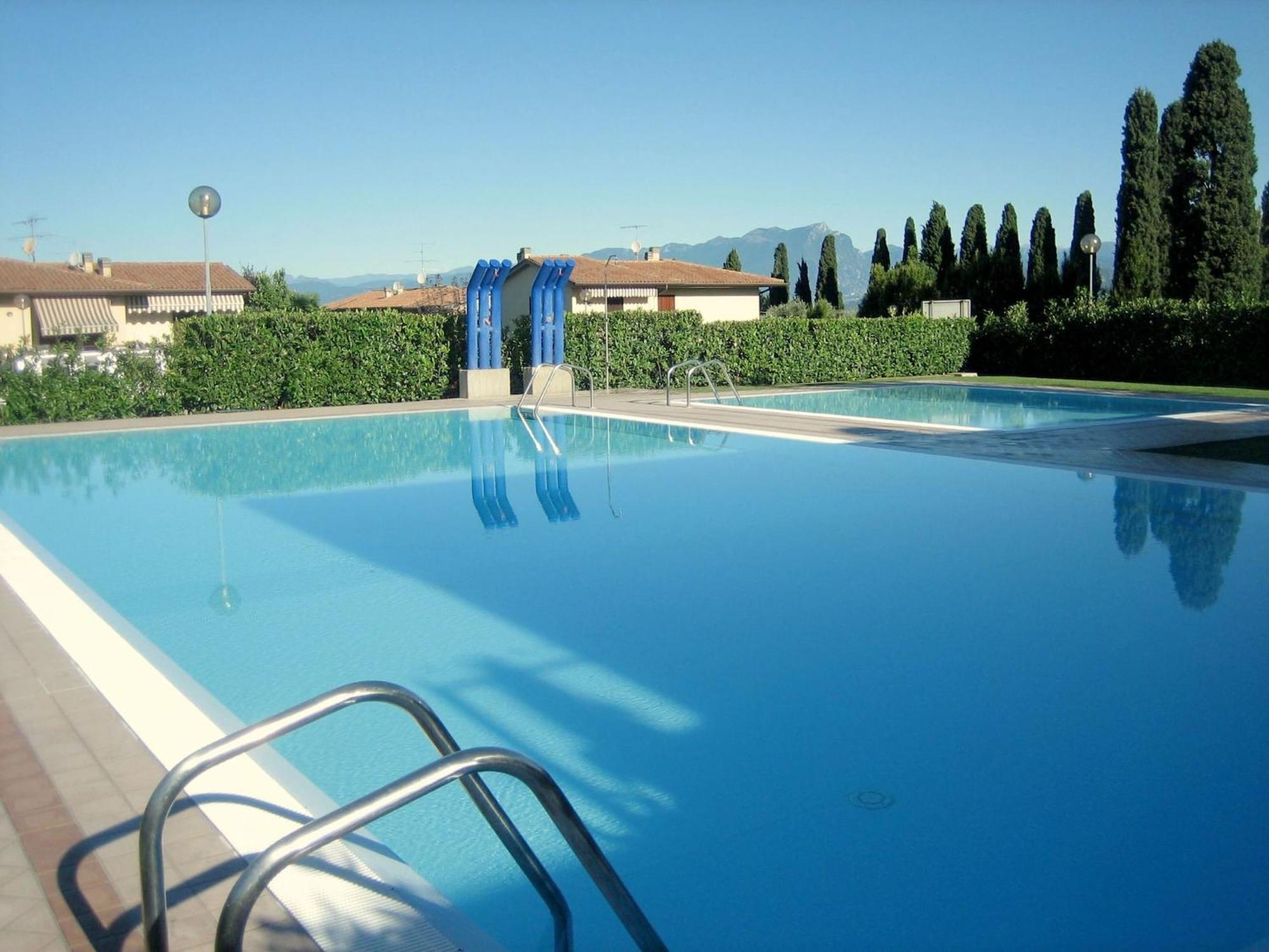Enticing Holiday Home In Lazise With Swimming Pool Eksteriør bilde