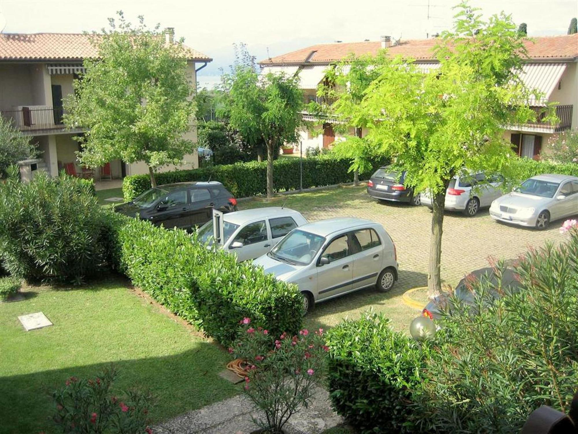 Enticing Holiday Home In Lazise With Swimming Pool Eksteriør bilde